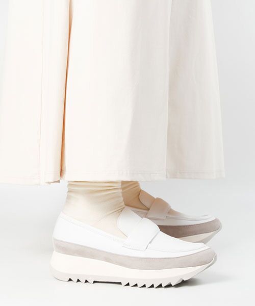 Luca Grossi / ルカ グロッシ フラットシューズ | ソフトレザーシャークソールローファー（WH）