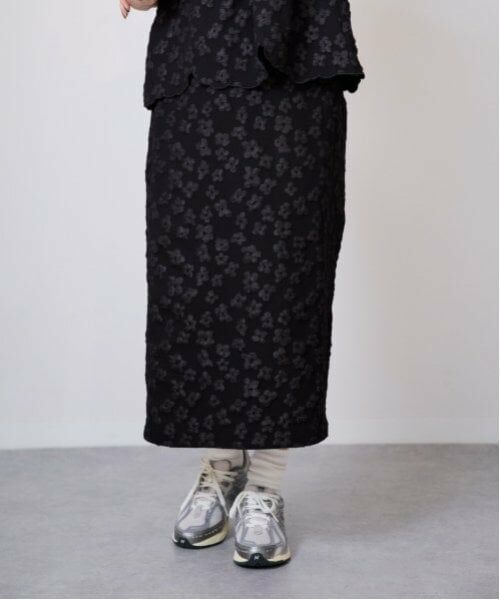 LUKU nari / ルクナーリ ミニ・ひざ丈スカート | 花ジャガードタイトスカート（黒）