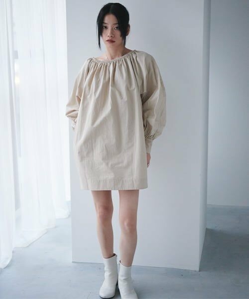LUKU nari / ルクナーリ ミニ丈・ひざ丈ワンピース | ボリューム袖ミニワンピース（ベージュ）