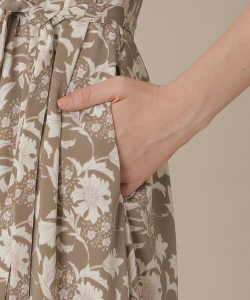 MACKINTOSH LONDON(L Size) / マッキントッシュ ロンドン (エル サイズ) ロング・マキシ丈ワンピース | 【婦人画報4月号掲載】【L】【BIBURY FLOWER】バイブリーフラワースムースワンピース | 詳細7