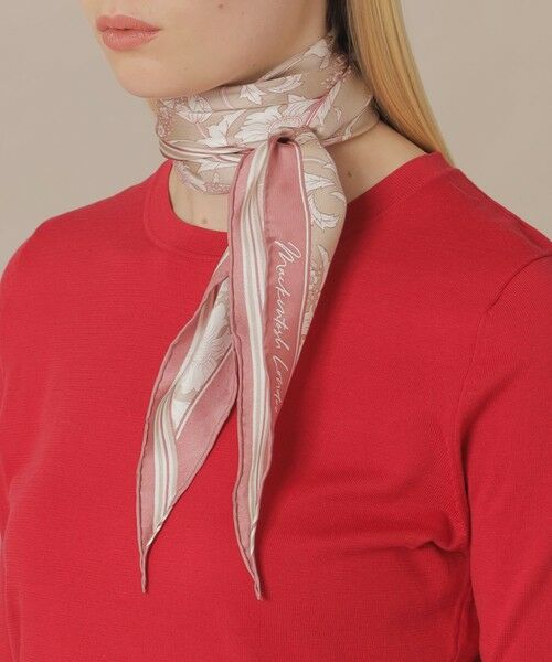 MACKINTOSH LONDON / マッキントッシュ ロンドン  マフラー・ショール・スヌード・ストール | 【婦人画報4月号掲載】【BIBURY FLOWER】バイブリーフラワーミニダイヤモンドシェイプスカーフ（ベージュ）