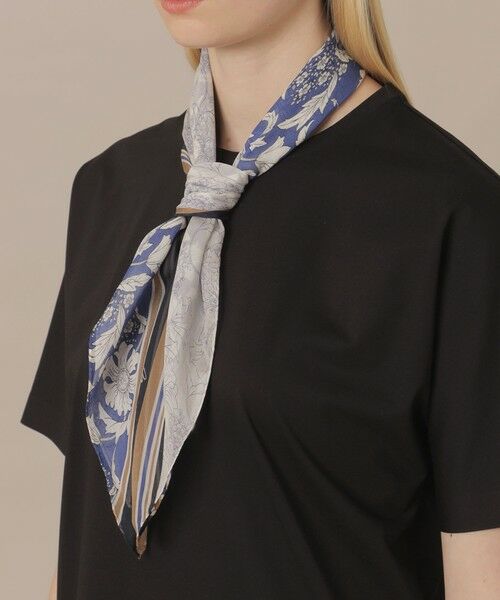 MACKINTOSH LONDON / マッキントッシュ ロンドン  マフラー・ショール・スヌード・ストール | 【婦人画報4月号掲載】【BIBURY FLOWER】バイブリーフラワーパネルスクエアスカーフ（ブルー5）