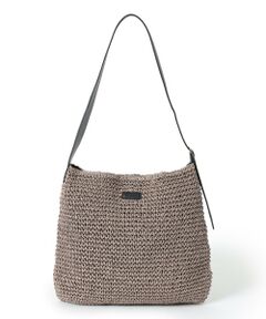 ＜ワンショルダーのペーパートート＞<br /><br />軽量なペーパー素材のショルダートート。<br />柔らかい素材とバサッと入れられる大きめのサイズ感は使いやすさ抜群。ベルトの長さはバックルで幅広く調整可能なので、肩掛けはもちろん斜め掛けにも対応可能です。<br /><br /><br>※この商品はサンプルでの撮影を行っています。<br>実際の商品とイメージ、仕様が異なる場合がございます。