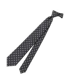 都会的に洗練されたスクエア小紋柄のネクタイ<br /><br />幾何学柄をスクエア小紋柄で表現し、スマートな印象のネクタイです。上品な艶感のある細かなヘリンボーン組織で、光沢感とエレガントさがプラスされます。時間をかけながらシルクの糸量を通常より多く使用して高密度に打ち込む為、表面感もよりシルキーなタッチが魅力の1本です。<br /><br /><br>※この商品はサンプルでの撮影を行っています。<br>実際の商品とイメージ、仕様が異なる場合がございます。