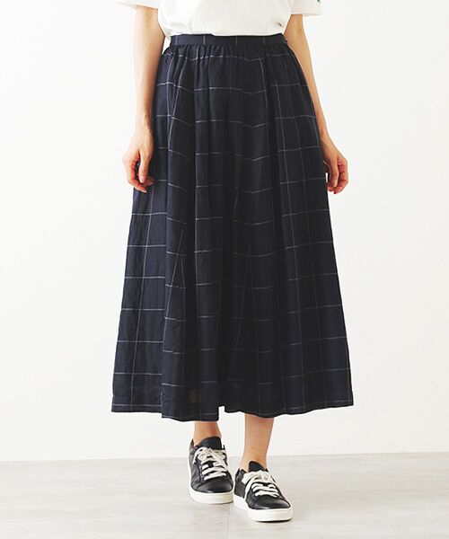 Mademoiselle NON NON / マドモアゼルノンノン ロング・マキシ丈スカート | リヨセル/ラミー交織シャンブレー 6枚接ぎギャザーフレアースカート | 詳細2