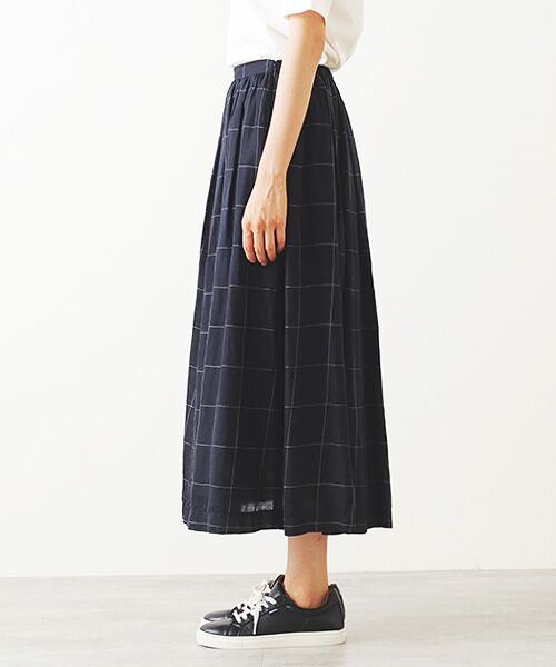 Mademoiselle NON NON / マドモアゼルノンノン ロング・マキシ丈スカート | リヨセル/ラミー交織シャンブレー 6枚接ぎギャザーフレアースカート | 詳細3