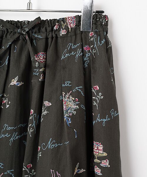 Mademoiselle NON NON / マドモアゼルノンノン ロング・マキシ丈スカート | 空羽ローン ANGEL BLESSプリント タック＆ギャザースカート | 詳細2