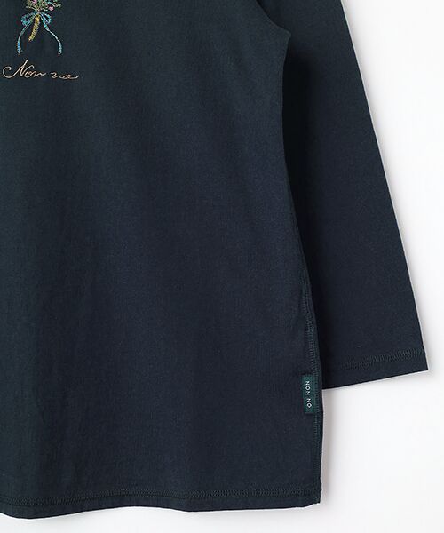 Mademoiselle NON NON / マドモアゼルノンノン Tシャツ | オーガニック天竺 花束刺繍Tシャツ | 詳細4