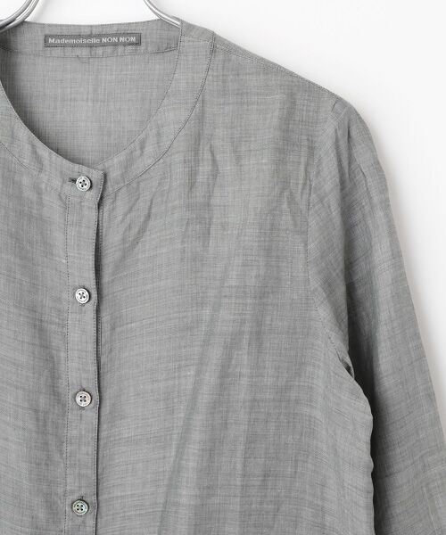 Mademoiselle NON NON / マドモアゼルノンノン シャツ・ブラウス | リヨセル/ラミー交織シャンブレー ノーカラーブラウス | 詳細2