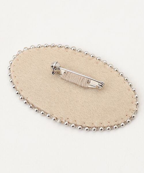 Mademoiselle NON NON / マドモアゼルノンノン ブローチ・コサージュ | 「MADEMOISELLE」モチーフワッペンブローチ | 詳細1