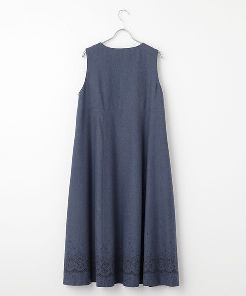 Mademoiselle NON NON / マドモアゼルノンノン ロング・マキシ丈ワンピース | ビエラシャンブレーフロレット刺繍ワンピース | 詳細1