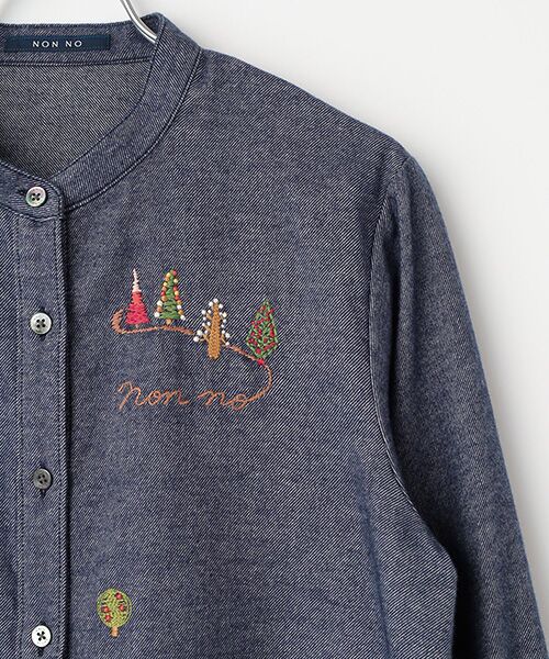 Mademoiselle NON NON / マドモアゼルノンノン シャツ・ブラウス | Knock On Wood´モチーフ刺繍入りバンドカラーシャツ | 詳細3