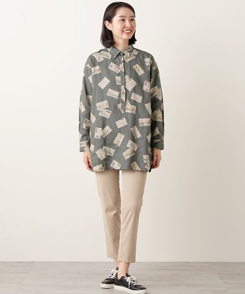 Mademoiselle NON NON / マドモアゼルノンノン シャツ・ブラウス | リネンプリント ポストカード柄プルオーバー型チュニック | 詳細9