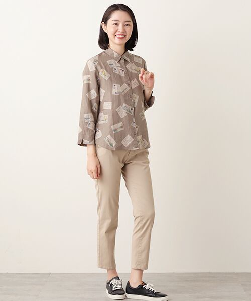 Mademoiselle NON NON / マドモアゼルノンノン シャツ・ブラウス | リネンプリント ポストカード柄衿付キシャツ | 詳細9