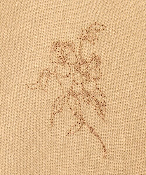 Mademoiselle NON NON / マドモアゼルノンノン ロング・マキシ丈スカート | デニムライクストレッチクロス ビオラ刺繍入りタックスカート | 詳細4