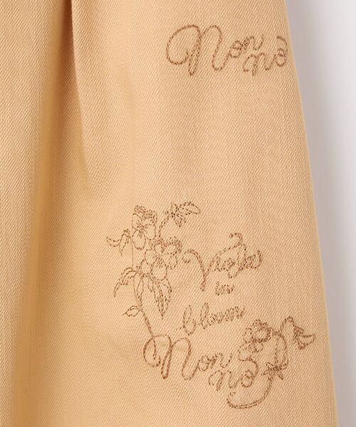 Mademoiselle NON NON / マドモアゼルノンノン ロング・マキシ丈スカート | デニムライクストレッチクロス ビオラ刺繍入りタックスカート | 詳細7