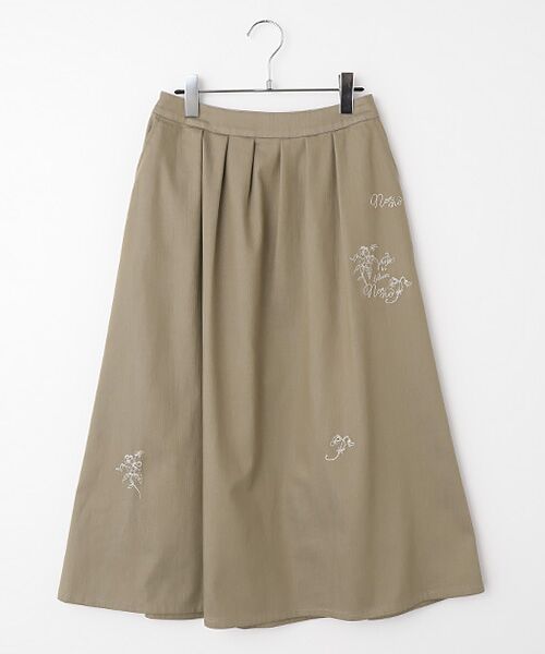Mademoiselle NON NON / マドモアゼルノンノン ロング・マキシ丈スカート | デニムライクストレッチクロス ビオラ刺繍入りタックスカート（モカ）