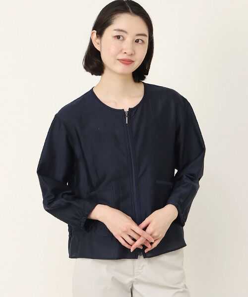 軽やかに羽織れる、新作ライトアウター