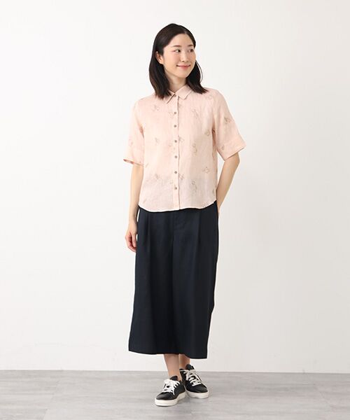 Mademoiselle NON NON / マドモアゼルノンノン シャツ・ブラウス | リネンキャンバス ハイビスカス&パイナップル刺繍ブラウス[5分袖] | 詳細8