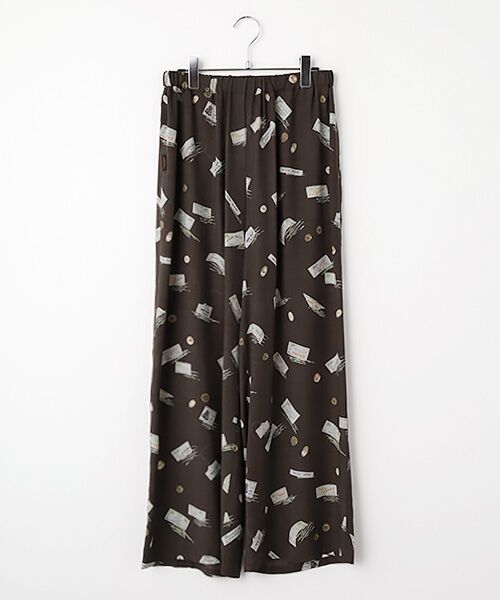 Mademoiselle NON NON / マドモアゼルノンノン その他パンツ | レーヨン ネームタグ&ボタンプリントパンツ[フルレングス]（チャコール）