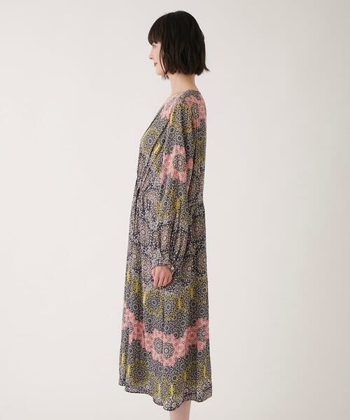 Maison de CINQ / メゾン ドゥ サンク ロング・マキシ丈ワンピース | 【小さいサイズ】ヴィンテージ風モチーフ総柄ワンピース | 詳細2