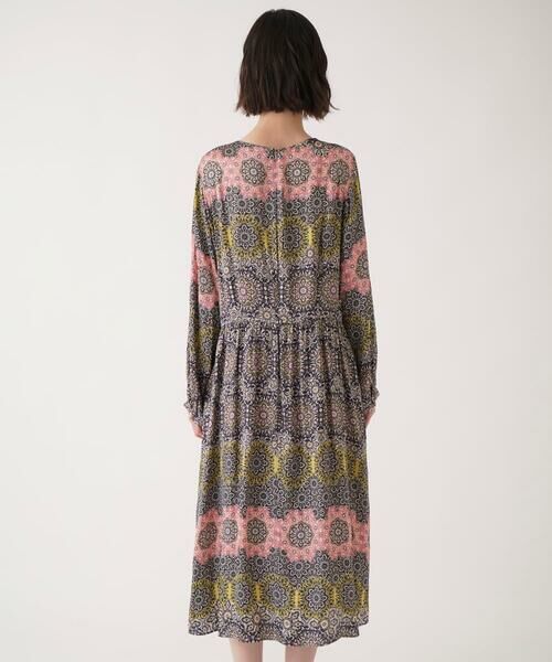 Maison de CINQ / メゾン ドゥ サンク ロング・マキシ丈ワンピース | 【小さいサイズ】ヴィンテージ風モチーフ総柄ワンピース | 詳細3