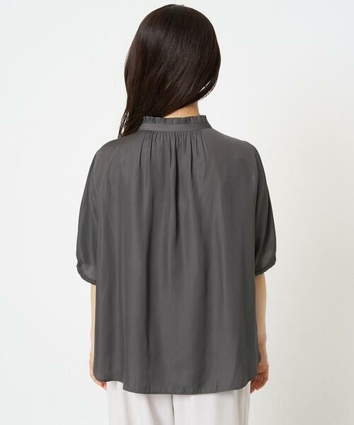 Maison de CINQ / メゾン ドゥ サンク シャツ・ブラウス | 【小さいサイズ】フリルネックデザインサテンブラウス/接触冷感/洗える | 詳細5