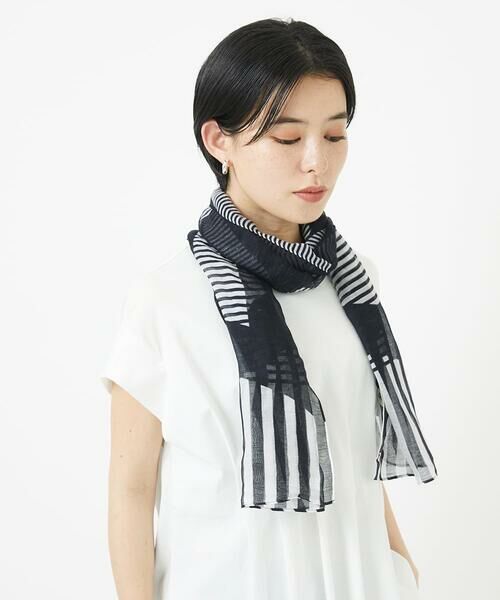 Maison de CINQ / メゾン ドゥ サンク マフラー・ショール・スヌード・ストール | 幾何プリント麻混ストール | 詳細1