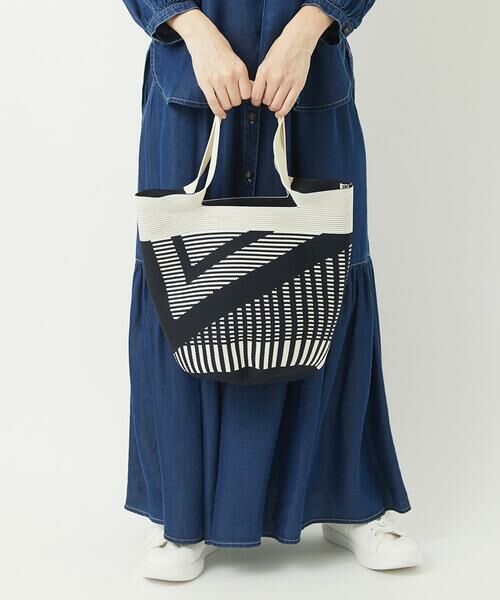 Maison de CINQ / メゾン ドゥ サンク トートバッグ | 幾何プリントニットバッグ | 詳細1