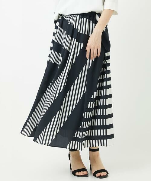 Maison de CINQ / メゾン ドゥ サンク ロング・マキシ丈スカート | 幾何プリントタックフレアスカート | 詳細1