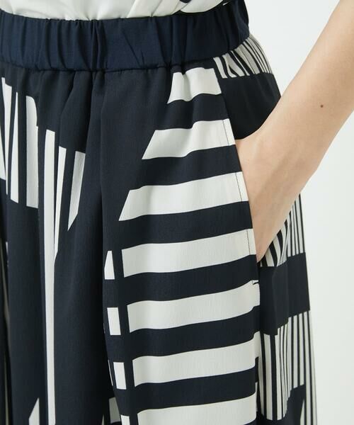 Maison de CINQ / メゾン ドゥ サンク ロング・マキシ丈スカート | 幾何プリントタックフレアスカート | 詳細7