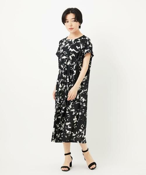 Maison de CINQ / メゾン ドゥ サンク ロング・マキシ丈ワンピース | [日本製]ブラッシュパターンフレンチスリーブワンピース | 詳細1