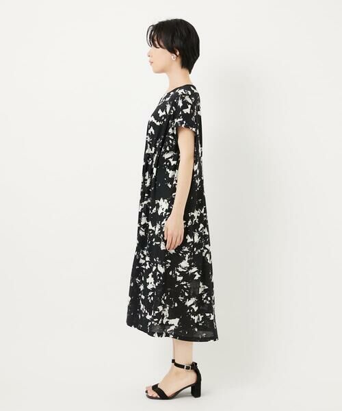 Maison de CINQ / メゾン ドゥ サンク ロング・マキシ丈ワンピース | [日本製]ブラッシュパターンフレンチスリーブワンピース | 詳細3