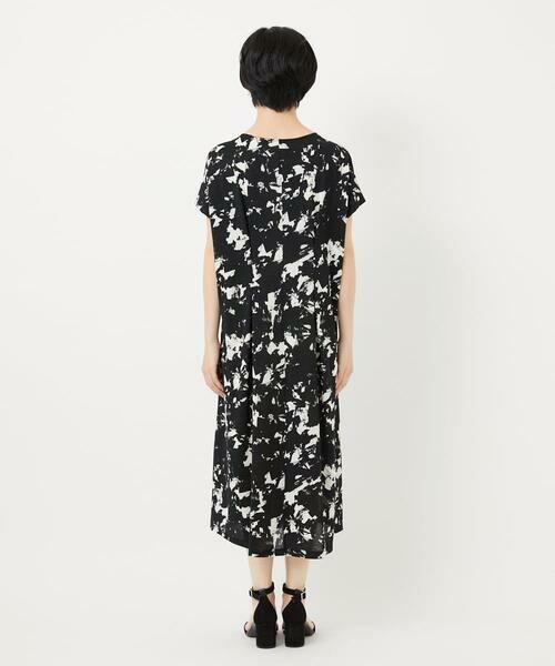 Maison de CINQ / メゾン ドゥ サンク ロング・マキシ丈ワンピース | [日本製]ブラッシュパターンフレンチスリーブワンピース | 詳細4