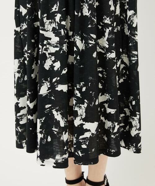 Maison de CINQ / メゾン ドゥ サンク ロング・マキシ丈ワンピース | [日本製]ブラッシュパターンフレンチスリーブワンピース | 詳細7