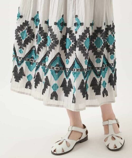Maison de CINQ / メゾン ドゥ サンク ロング・マキシ丈スカート | 【小さいサイズ】エスニックモチーフシャーリングスカート | 詳細6