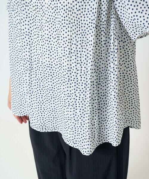 Maison de CINQ / メゾン ドゥ サンク シャツ・ブラウス | 【小さいサイズ】ランダムドット柄プリーツブラウス/洗える | 詳細12