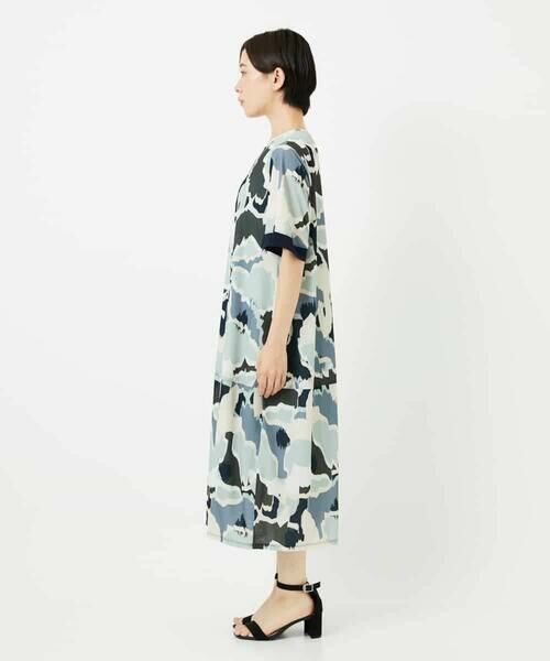 Maison de CINQ / メゾン ドゥ サンク ロング・マキシ丈ワンピース | 【小さいサイズ /洗濯機で洗える】迷彩フラワーコクーンデザインワンピース | 詳細4