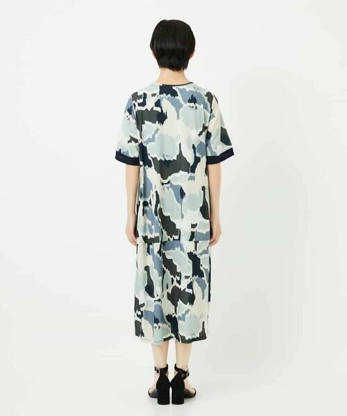 Maison de CINQ / メゾン ドゥ サンク ロング・マキシ丈ワンピース | 【小さいサイズ /洗濯機で洗える】迷彩フラワーコクーンデザインワンピース | 詳細5