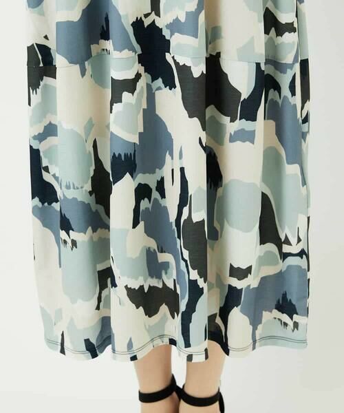 Maison de CINQ / メゾン ドゥ サンク ロング・マキシ丈ワンピース | 【小さいサイズ /洗濯機で洗える】迷彩フラワーコクーンデザインワンピース | 詳細8