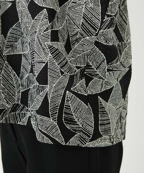 Maison de CINQ / メゾン ドゥ サンク シャツ・ブラウス | ミラクルウェーブリーフプリントブラウス | 詳細10