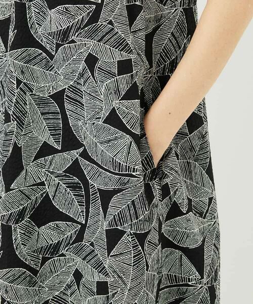 Maison de CINQ / メゾン ドゥ サンク ロング・マキシ丈ワンピース | ミラクルウェーブリーフプリントワンピース | 詳細4