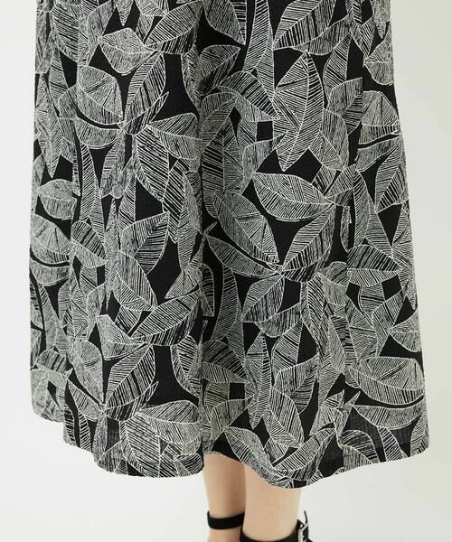 Maison de CINQ / メゾン ドゥ サンク ロング・マキシ丈ワンピース | ミラクルウェーブリーフプリントワンピース | 詳細5