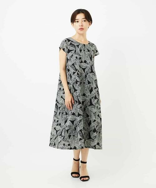 Maison de CINQ / メゾン ドゥ サンク ロング・マキシ丈ワンピース | ミラクルウェーブリーフプリントワンピース（ブラック）