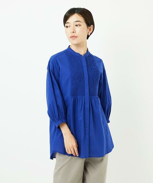 Maison de CINQ / メゾン ドゥ サンク シャツ・ブラウス | バンドカラーシャーリングコットン7分袖ブラウス | 詳細1