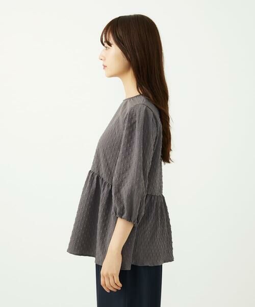 Maison de CINQ / メゾン ドゥ サンク シャツ・ブラウス | 【小さいサイズ】エンボス加工ペプラムブラウス/洗える | 詳細1