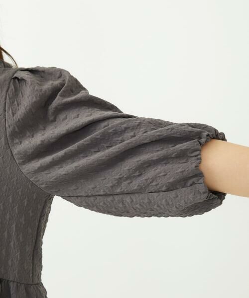 Maison de CINQ / メゾン ドゥ サンク シャツ・ブラウス | 【小さいサイズ】エンボス加工ペプラムブラウス/洗える | 詳細4