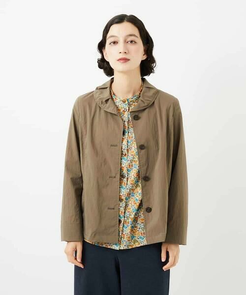 Maison de CINQ/メゾン ドゥ サンク ナイロンストレッチジャケット ベージュ S Maison de CINQ/メゾン ドゥ サンク ナイロンストレッチジャケット ベージュ S