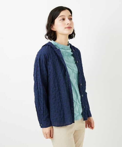 Maison de CINQ / メゾン ドゥ サンク シャツ・ブラウス | 塩縮ダイヤ柄フード襟ブラウス（ネイビー）