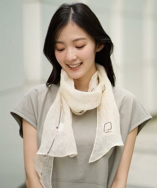 Maison de CINQ / メゾン ドゥ サンク マフラー・ショール・スヌード・ストール | ドットエンブロイダリーストール | 詳細1